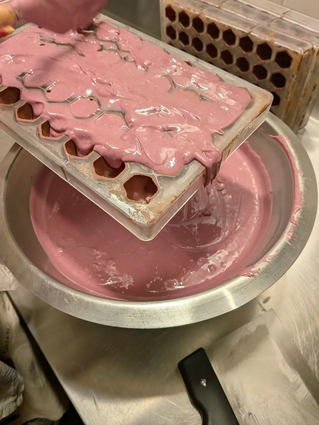 Production pralines à la rose